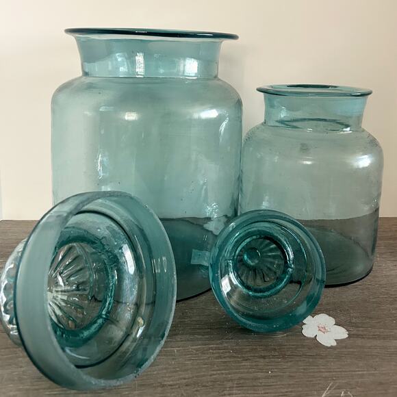 Vintage Light Teal Space Age Takahashi Apothecary Glass Jar Set of 6 Daisy Lids - Picture 11 of 12